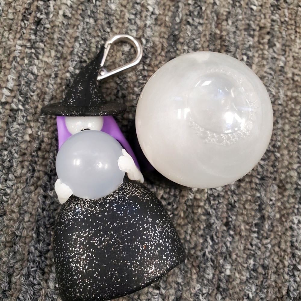 B&BW Witch Pocket Bac and Candle Topper